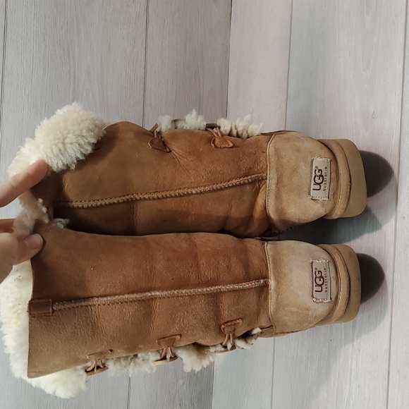 Ugg Australia Women 1873 Tall 3 button Leather Sheepskin Boots shoes sz 7 - Picture 5 of 13